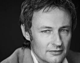 Michael Angele ("Freitag"): "Zeitungen verkaufen ihre Leser für dumm"