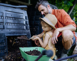 Wie sich Etiketten im Garten kompostieren lassen