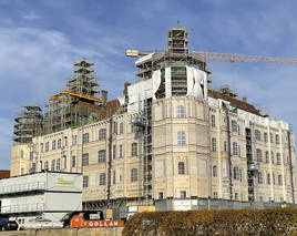 Schloss Güstrow wird großformatig verkleidet
