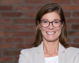 Claudia Hajdinyak rückt bei Wienerberger auf