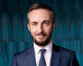 Jan Böhmermann und sächsischer Imker streiten vor Gericht