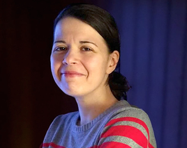 E-Sport-Expertin Nicole Lange lässt sich beim „kicker“ einwechseln