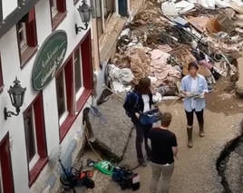 Selbst mit Schlamm eingerieben − RTL-Reporterin beurlaubt