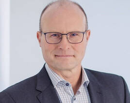 BurdaVerlag holt Dirk Hentschel als Chefredakteur von „Freizeit Revue“ & Co.