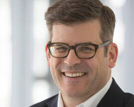 Philipp Schindera von der Deutschen Telekom ist Unternehmenssprecher des Jahres