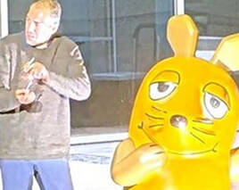 WDR-Maus angezündet: Polizei bittet um Hinweise